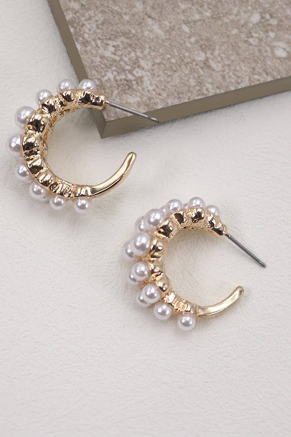 JOSSLYN by wall to wall - DOUBLE ROW PEARL HOOP EARRINGS | 80E2027