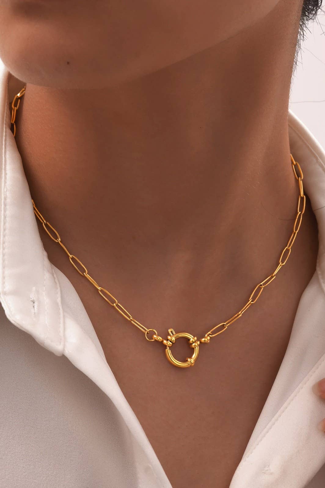 JOSSLYN by wall to wall - 18K STAINLESS STEEL TARNISH FREE CIRCLE NECKLACE | 40NK9402