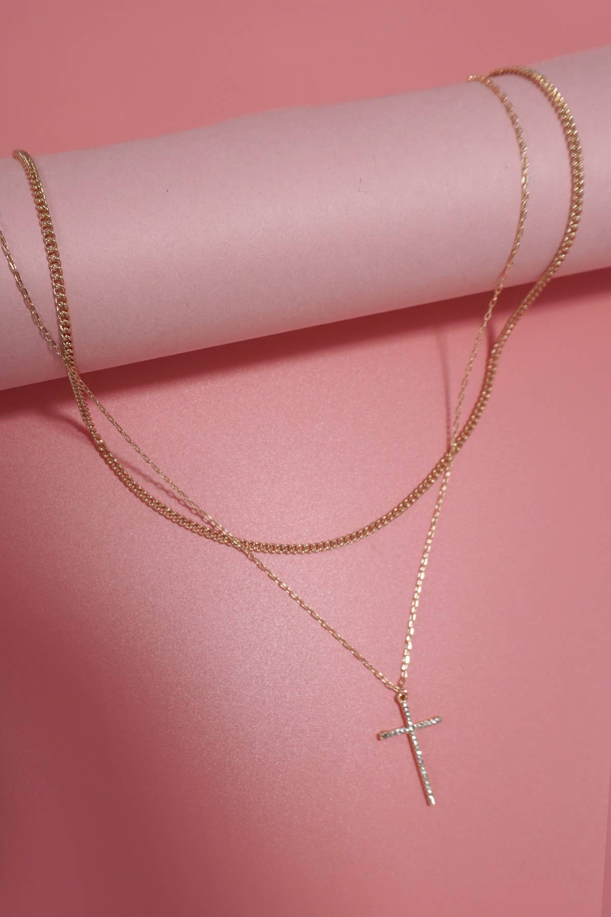 JOSSLYN by wall to wall - DOUBLE LAYER RHINESTONE CROSS CHARM NECKLACE | 80N1041