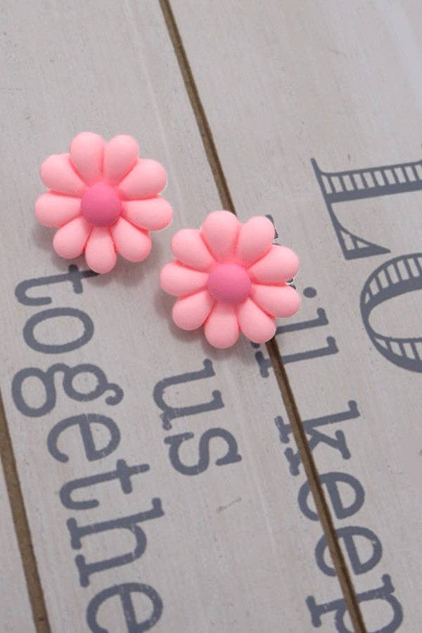 JOSSLYN by Wall to Wall - MATTE DAISY FLOWER STUD | 10E3022310