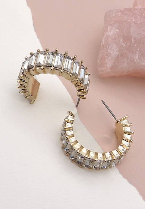 JOSSLYN by wall to wall - CLASSIC BAGUETTE RHINESTONE HOOP EARRING | 31E23463