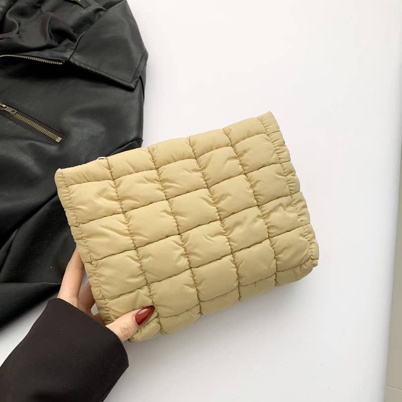 JOSSLYN by wall to wall - QUILTED PUFFY COSMETIC MAKEUP POUCH CLUTCH BAG | 40P538