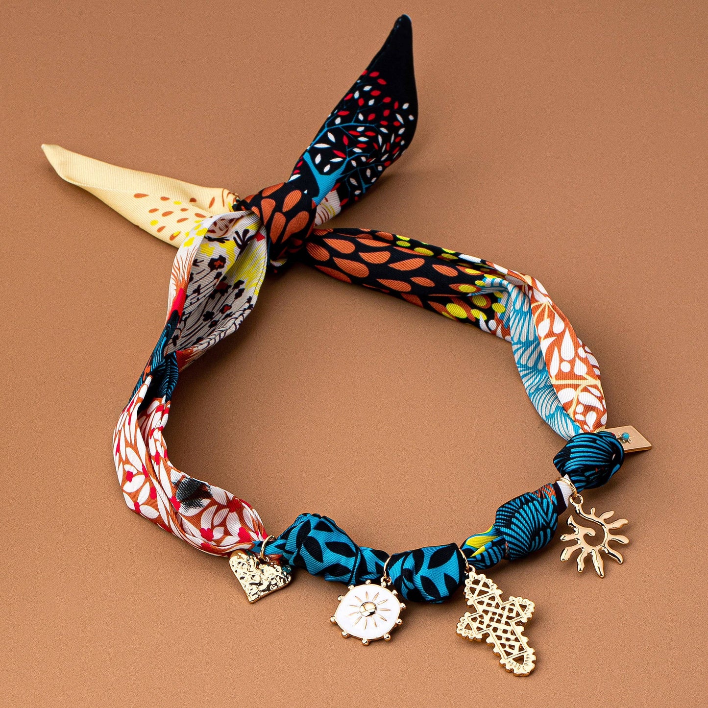 JOSSLYN by wall to wall - HANDMADE ANIMAL DESIGN SCARF NECKLACE-CROSS  HEART| 80N92491