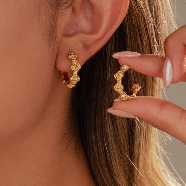 JOSSLYN by wall to wall - 18K STAINLESS STEEL WATERPROOF TARNISH FREE HOOPS | 40E400