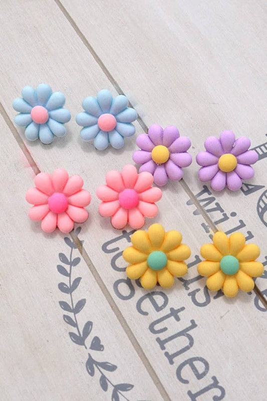 JOSSLYN by Wall to Wall - MATTE DAISY FLOWER STUD | 10E3022310