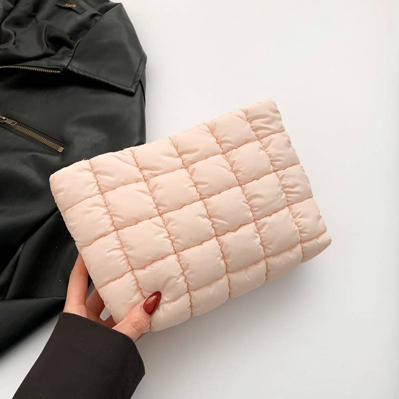 JOSSLYN by wall to wall - QUILTED PUFFY COSMETIC MAKEUP POUCH CLUTCH BAG | 40P538