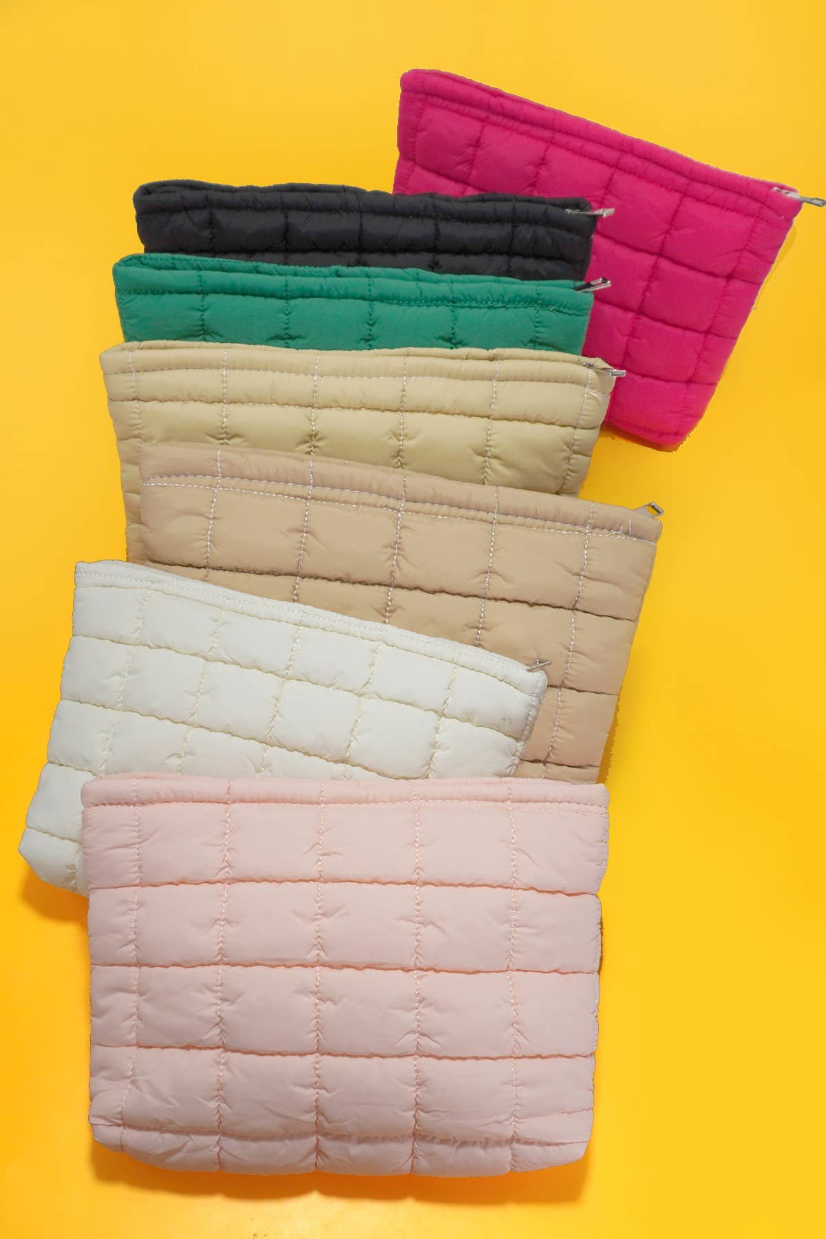 JOSSLYN by wall to wall - QUILTED PUFFY COSMETIC MAKEUP POUCH CLUTCH BAG | 40P538