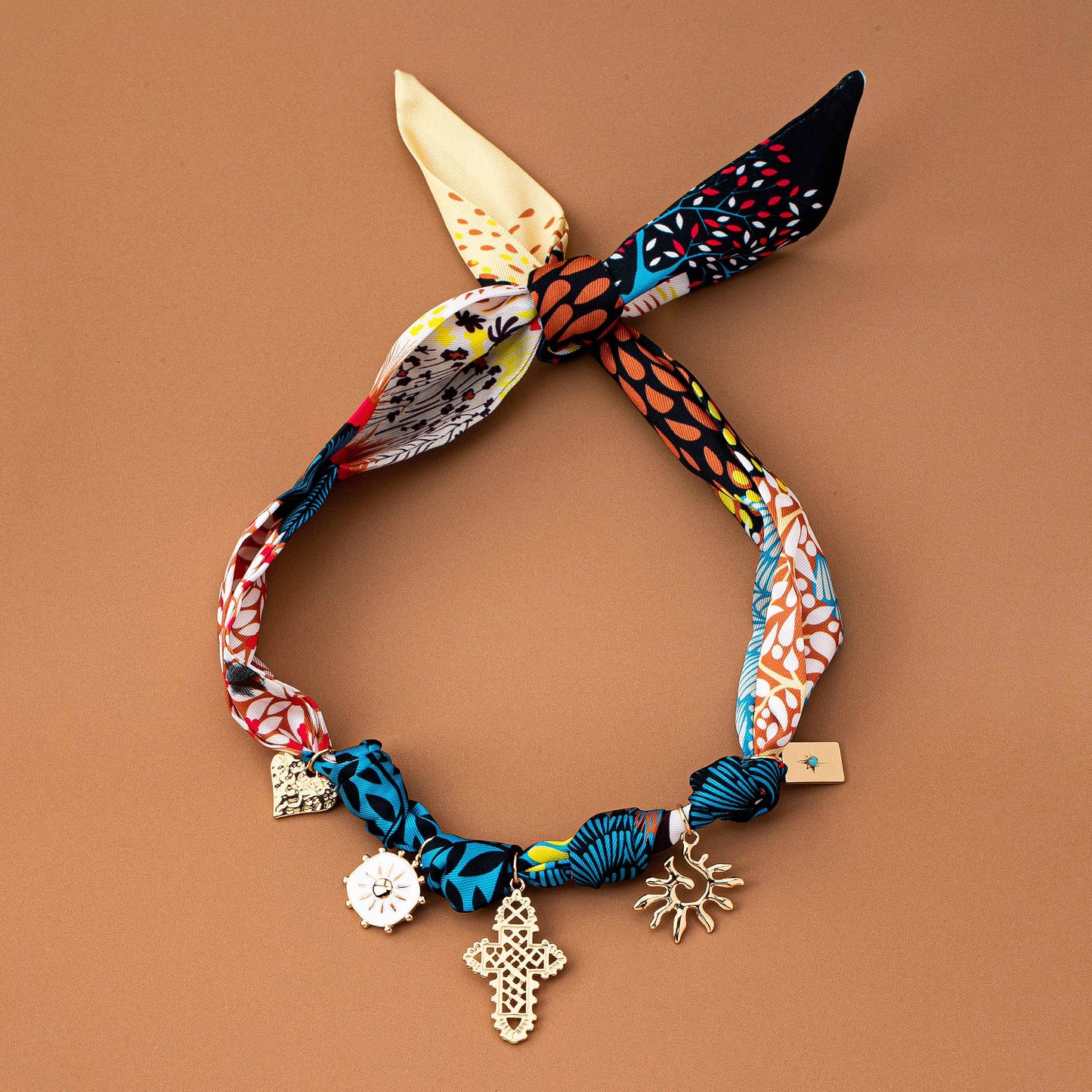 JOSSLYN by wall to wall - HANDMADE ANIMAL DESIGN SCARF NECKLACE-CROSS  HEART| 80N92491