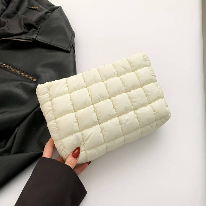 JOSSLYN by wall to wall - QUILTED PUFFY COSMETIC MAKEUP POUCH CLUTCH BAG | 40P538