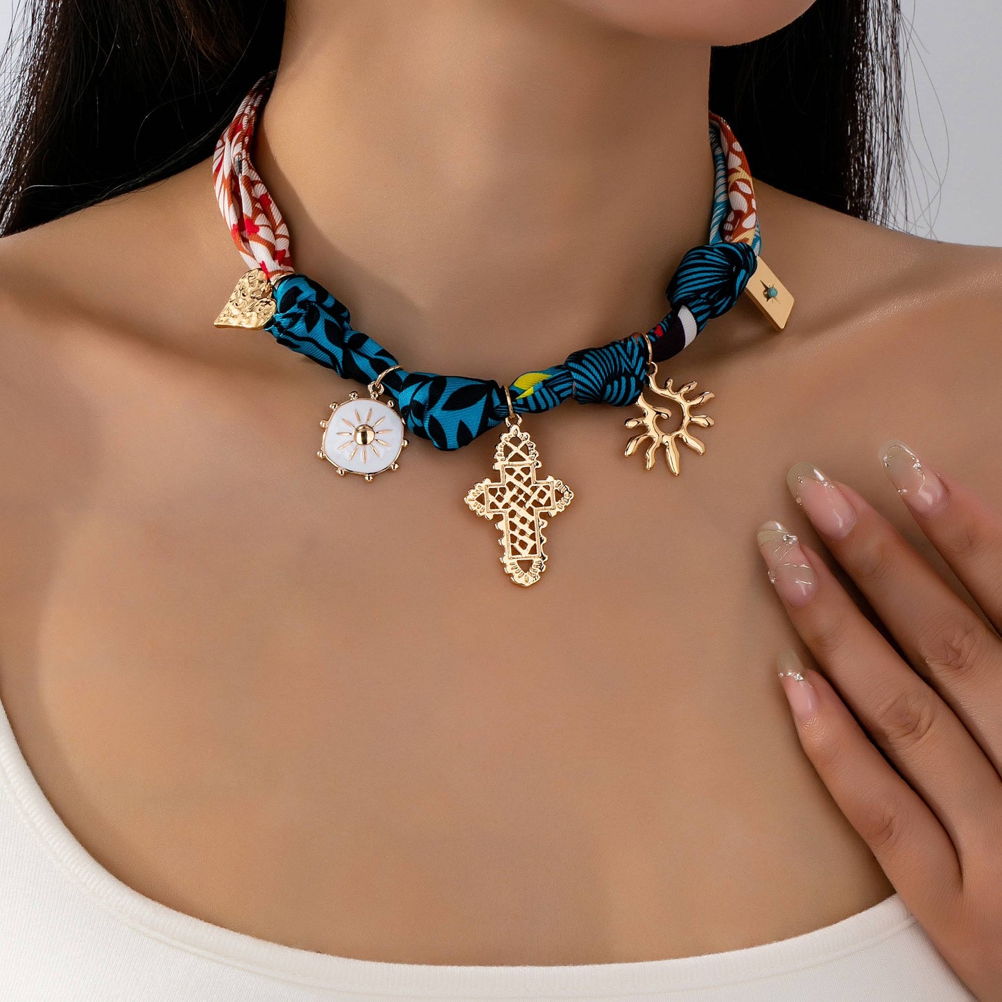 JOSSLYN by wall to wall - HANDMADE ANIMAL DESIGN SCARF NECKLACE-CROSS  HEART| 80N92491