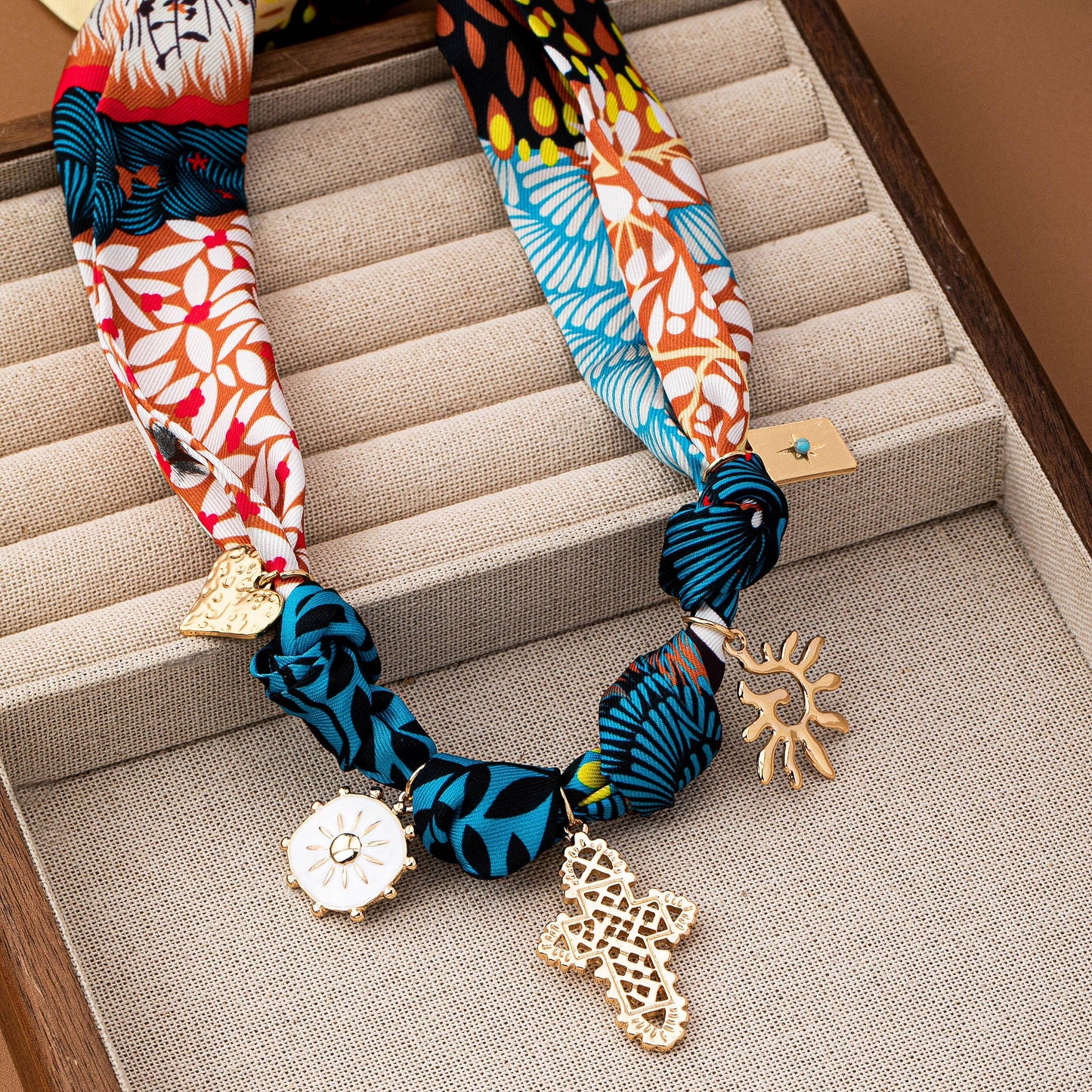 JOSSLYN by wall to wall - HANDMADE ANIMAL DESIGN SCARF NECKLACE-CROSS  HEART| 80N92491