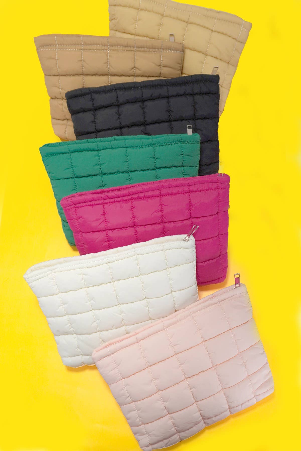JOSSLYN by wall to wall - QUILTED PUFFY COSMETIC MAKEUP POUCH CLUTCH BAG | 40P538
